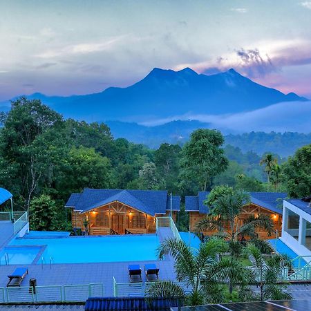 Woodrose Resort Kalpetta Exterior photo
